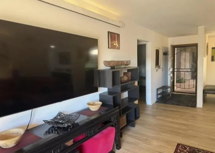 3/2 - Pool, Hot Tubs, Bbq, Tennis & Pickleball Holiday home